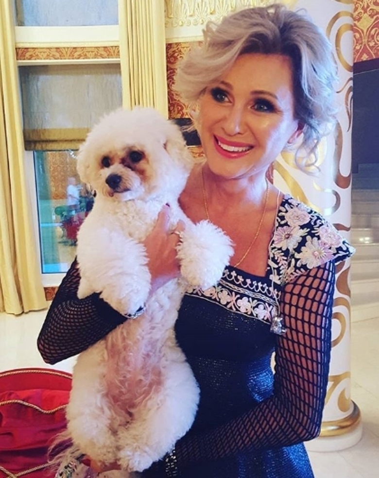 Вика Цыганова