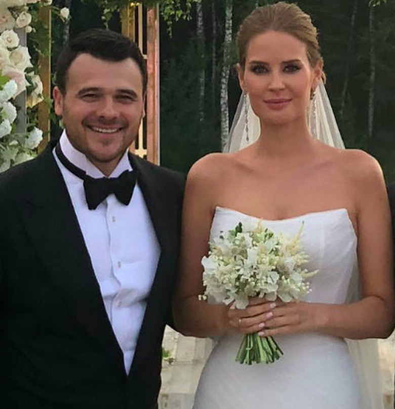 Счастливые новобрачные