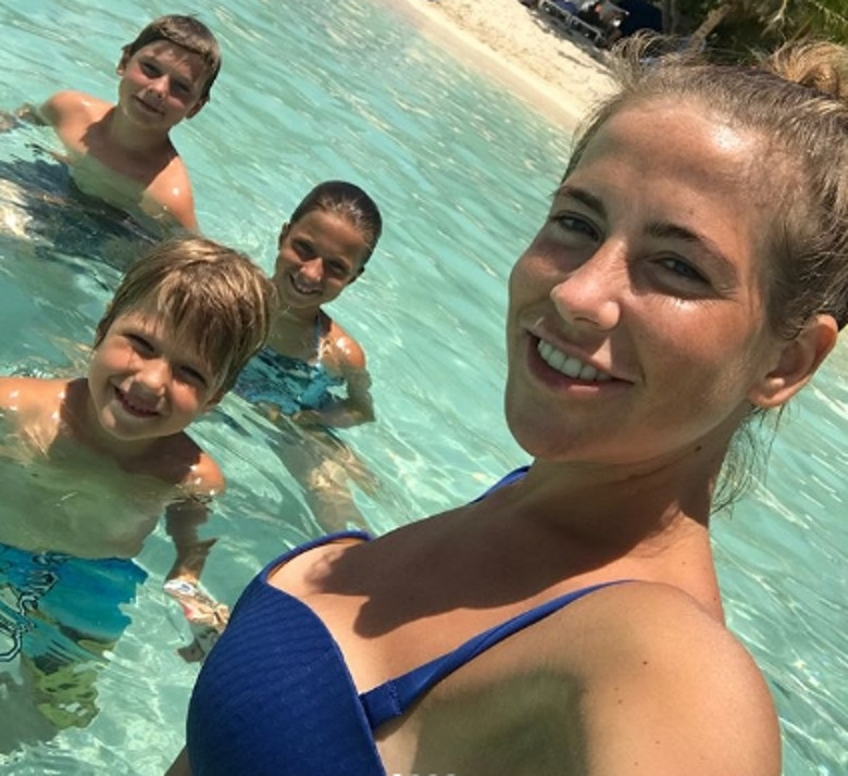 Юлия Барановская с детьми