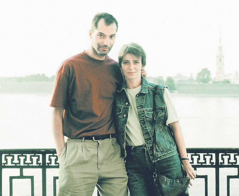 С актером Самюэлем Лабартом, который позже стал ее мужем, Елена Сафонова познакомилась на съемках фильма «Аккомпаниаторша»