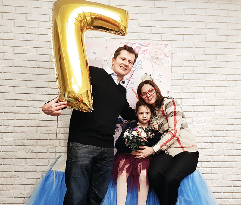 С отцом девочки, актером Андреем Сипиным, у Марии сохранились дружеские отношения