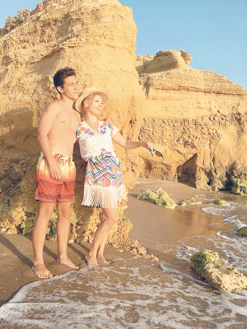 Ирина вместе со старшим сыном Алексом на Сицилии