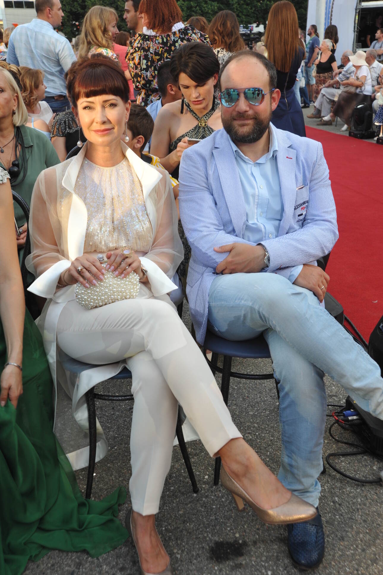 Муж подарил Нонне произведение искусства