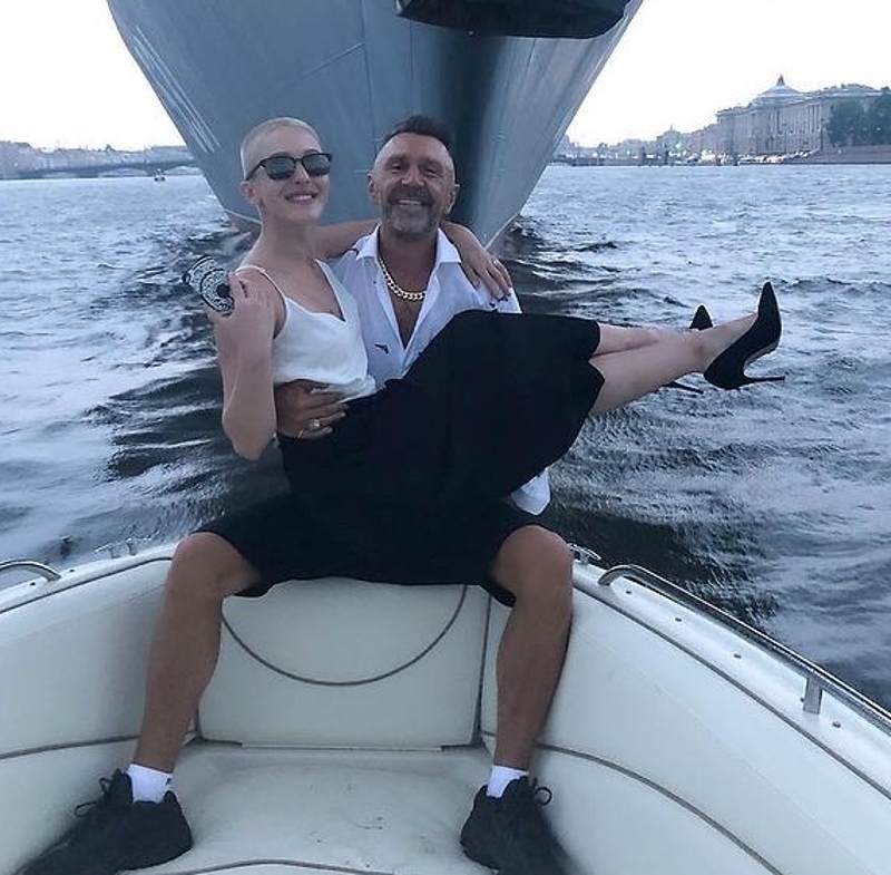 Поклонники обсуждают роман Шнурова с молодой моделью