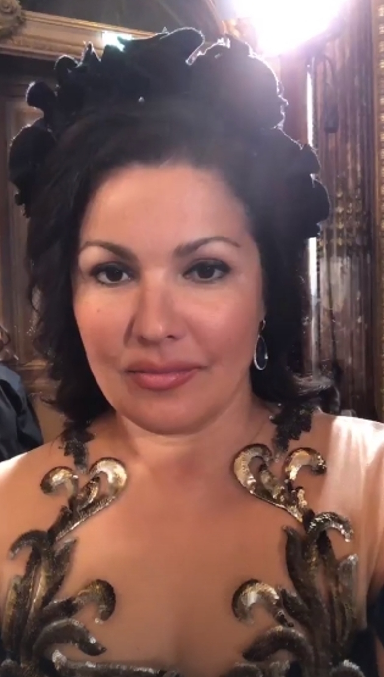 Анна Нетребко