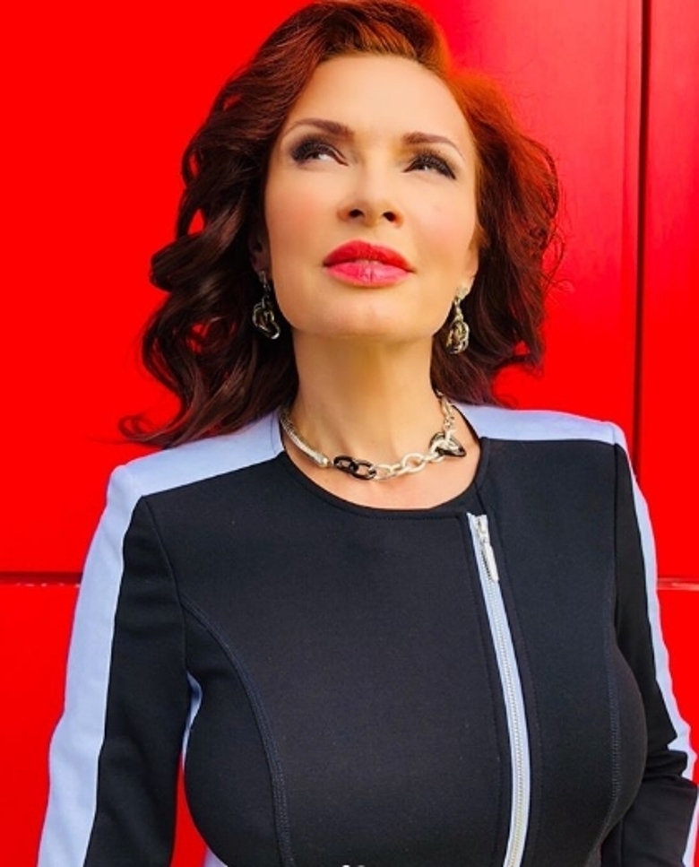 Эвелина Бледанс