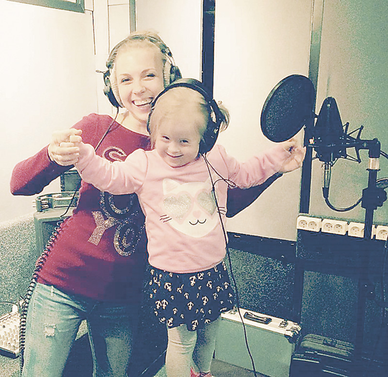 Светлана Феодулова с дочерью Соней.