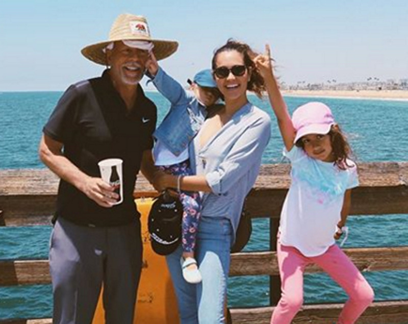 Брюс Уиллис и Эмма Хеминг