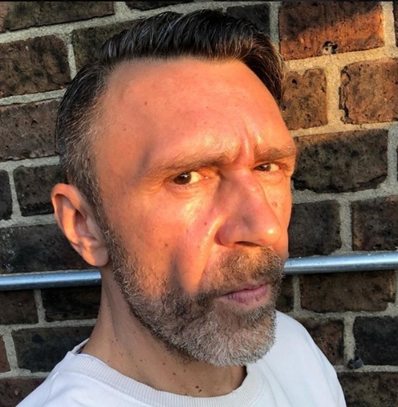 СЕРГЕЙ ШНУРОВ