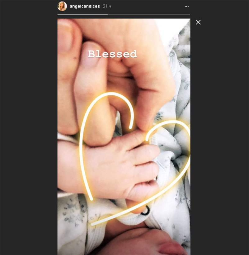 Модель поделилась с подписчиками ручкой новорожденного сына