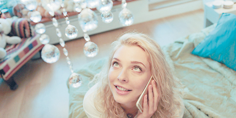 Для многих ролей Светлане не приходилось кардинально менять имидж. Образ эффектной блондинки всегда востребован. В фильме «Гуляй, Вася!» Светлана тоже сыграла девушку с яркой внешностью