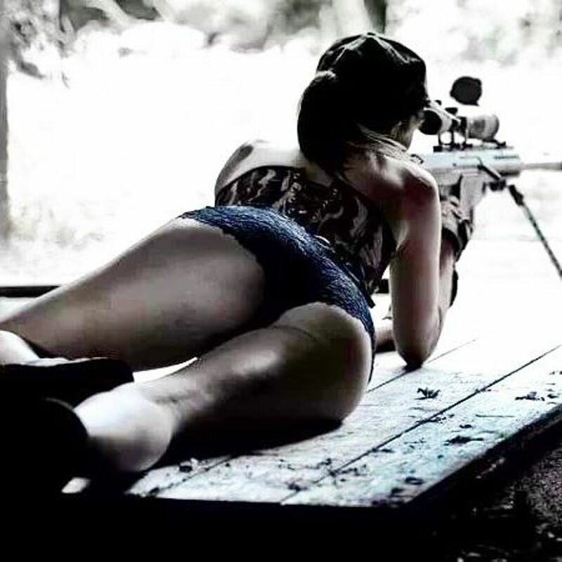 Регина Бурд снята со странного ракурса