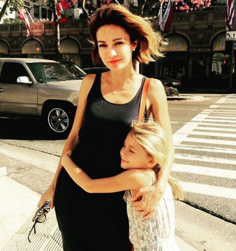 Юная Зоя Тодоровская уже снимается в кино, но за границей. Родители Зои пока не строят планов на ее кинокарьеру, но очень рады успехам дочери