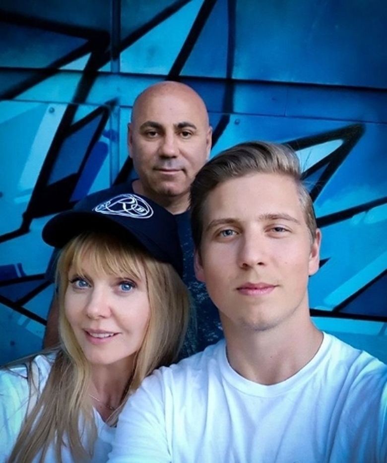 Валерия с сыном Артемием Шульгиным и мужем Иосифом Пригожиным