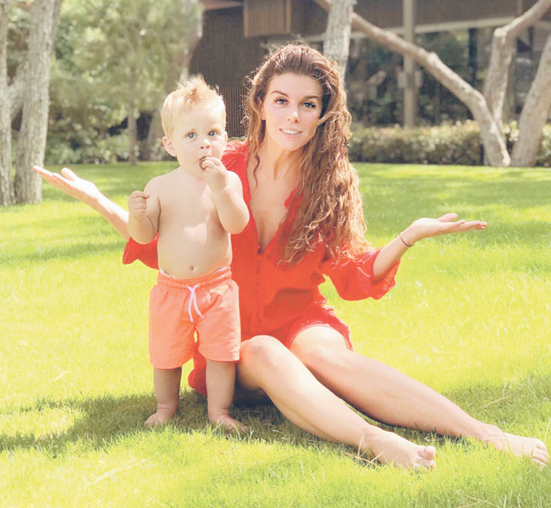 Анна Седокова с сыном