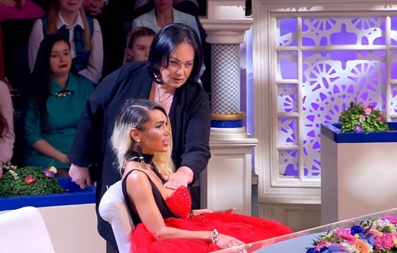 Гузеева проверила грудь героини «Давай поженимся!» на натуральность