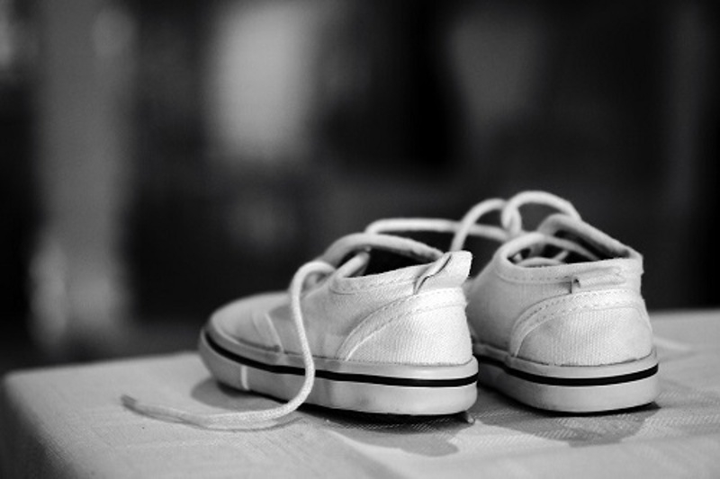 Белые кроссовки решат множество проблем