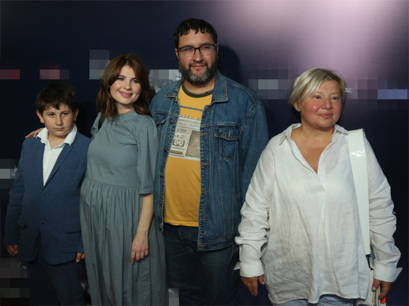 Беременная актриса Анна Цуканова-котт с мужем реэиссером Александром Коттом и сыном