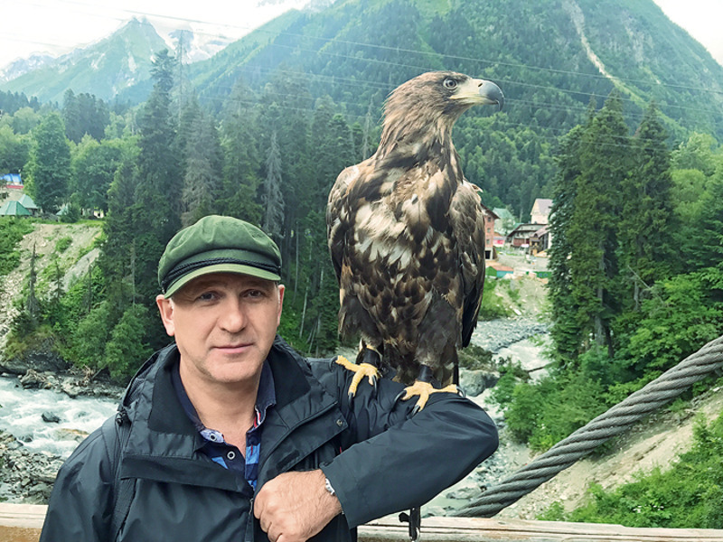 "Москва меня не сразу приняла, я жил с ощущением, что я здесь немного на птичьих правах. Видимо, очень нервничал, и у меня случилось прободение язвы"