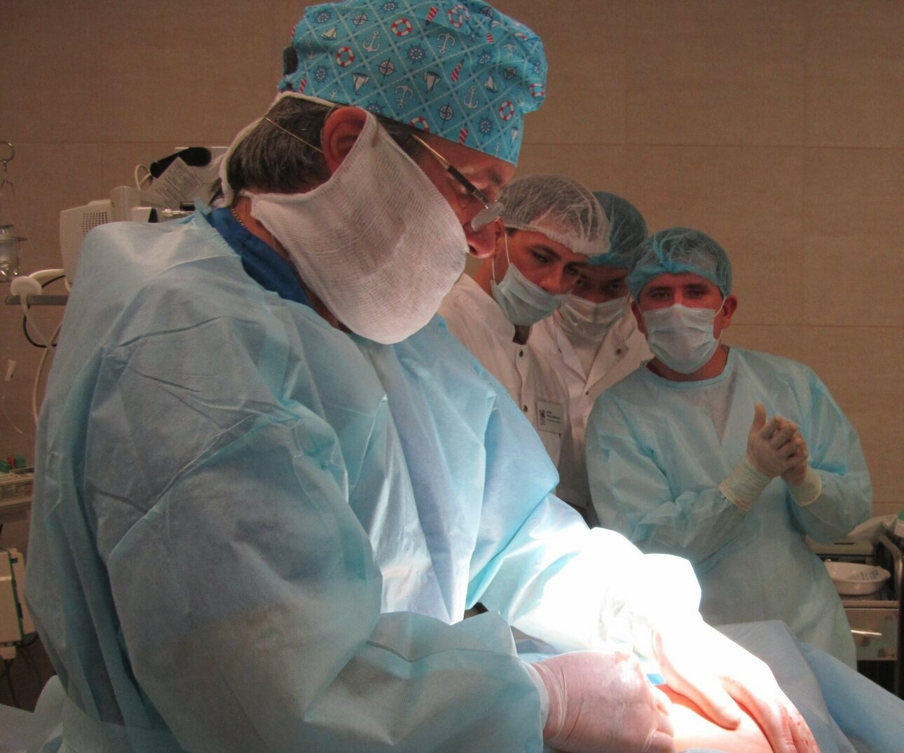 Казбек Кудзаев придумал альтернативу операции удаления ребер