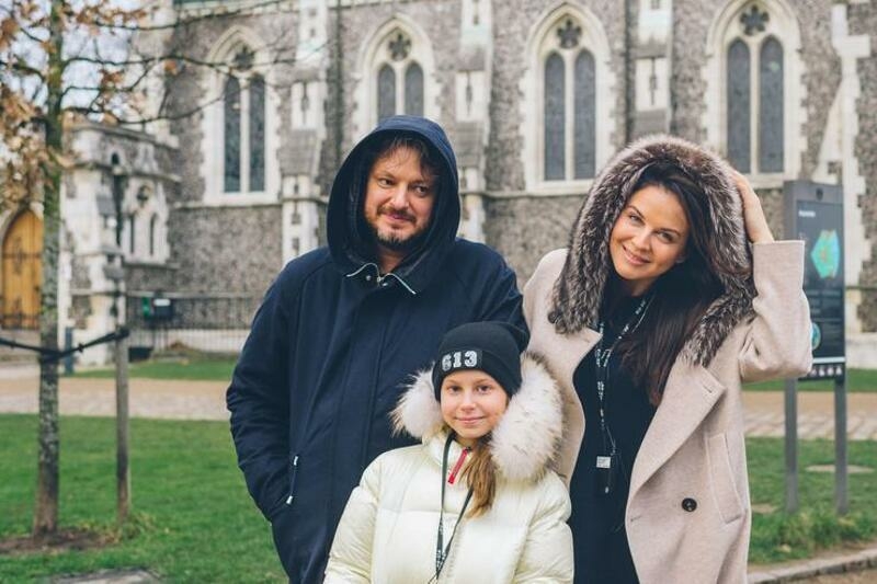 Недавно артистка развелась со своим мужем, с которым прожила в браке около 20 лет