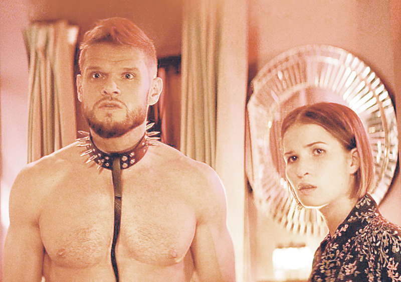 Одна из свежих работ Лукерьи — роль в комедии «Про любовь. Только для взрослых». На фото с партнером по картине Владимиром Яглычем