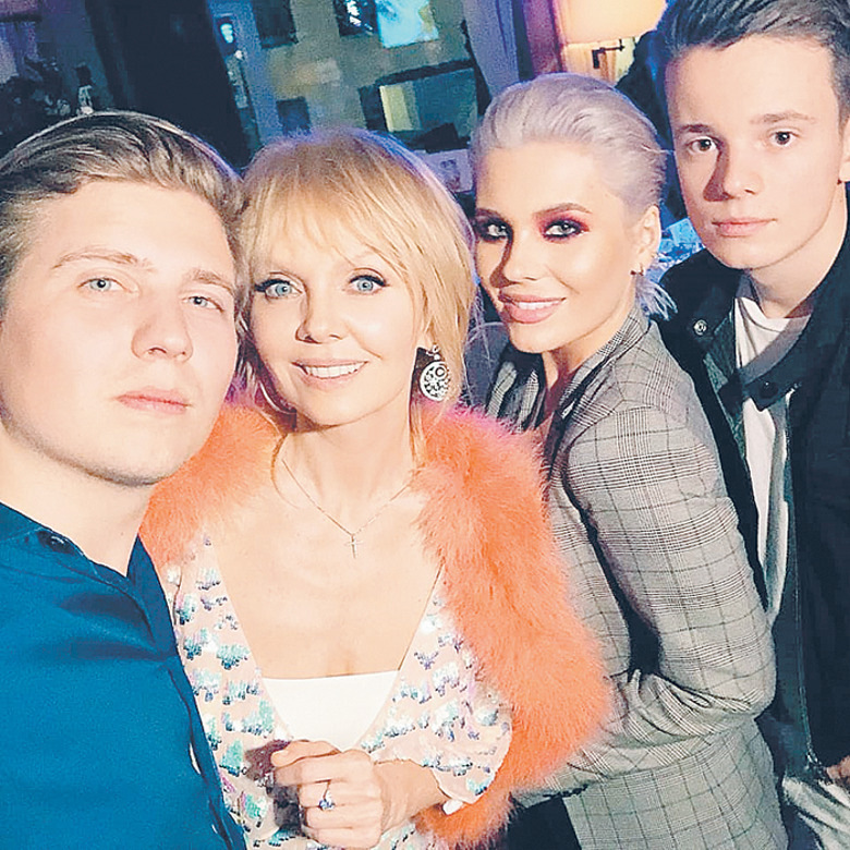 Валерия с детьми