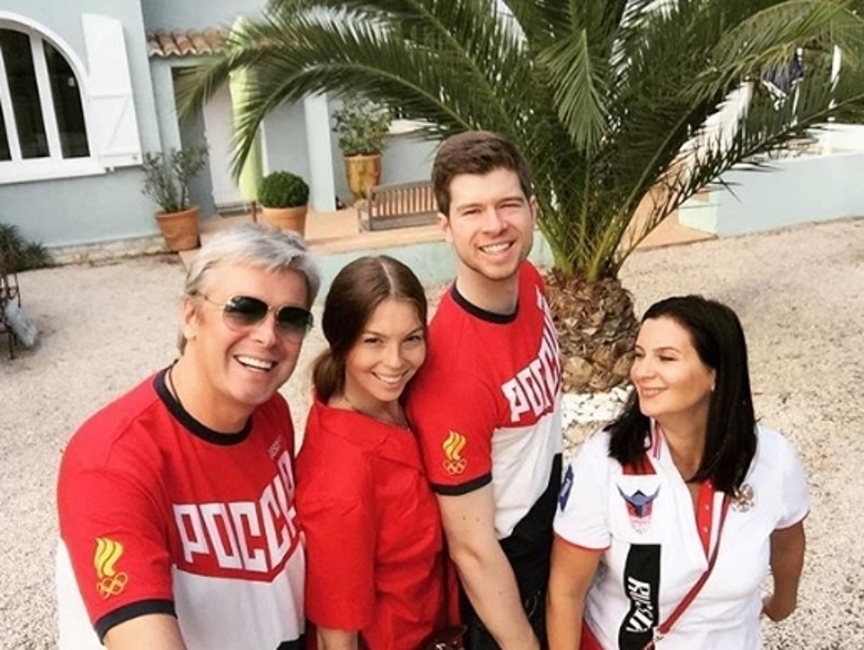 Екатерина Стриженова с мужем, зятем и старшей дочерью