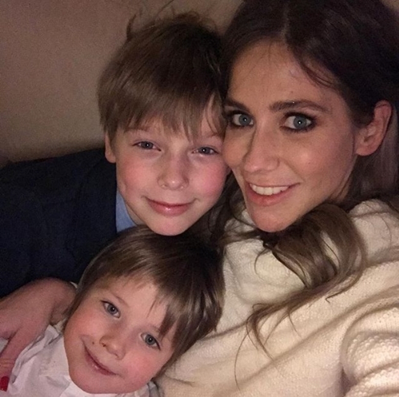 Юлия Барановская с детьми