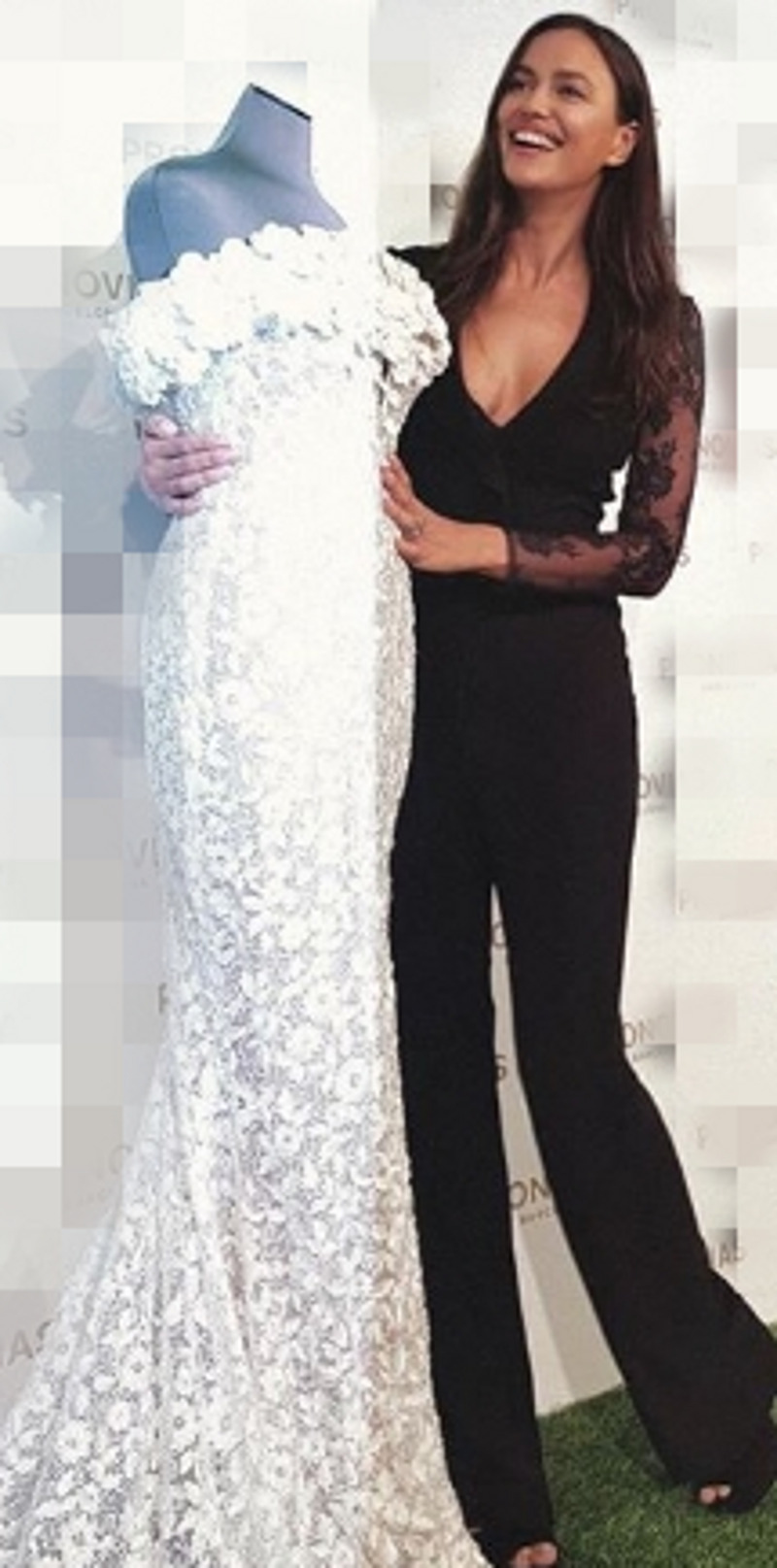 Ирина Шейк снова блеснула обручальным кольцом