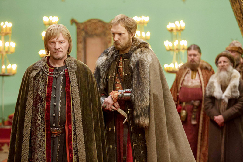 В роли брянского воеводы Ростислава в картине «Легенда о Коловрате»