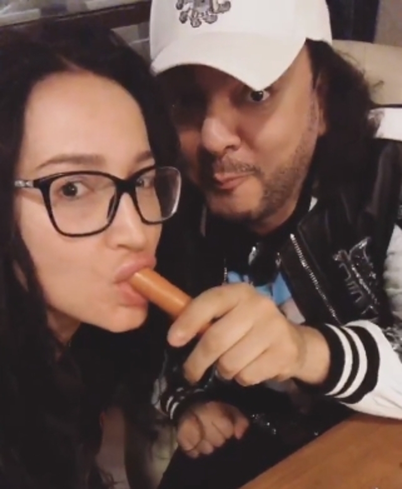 Бузова продолжает веселиться с Филиппом Киркоровым