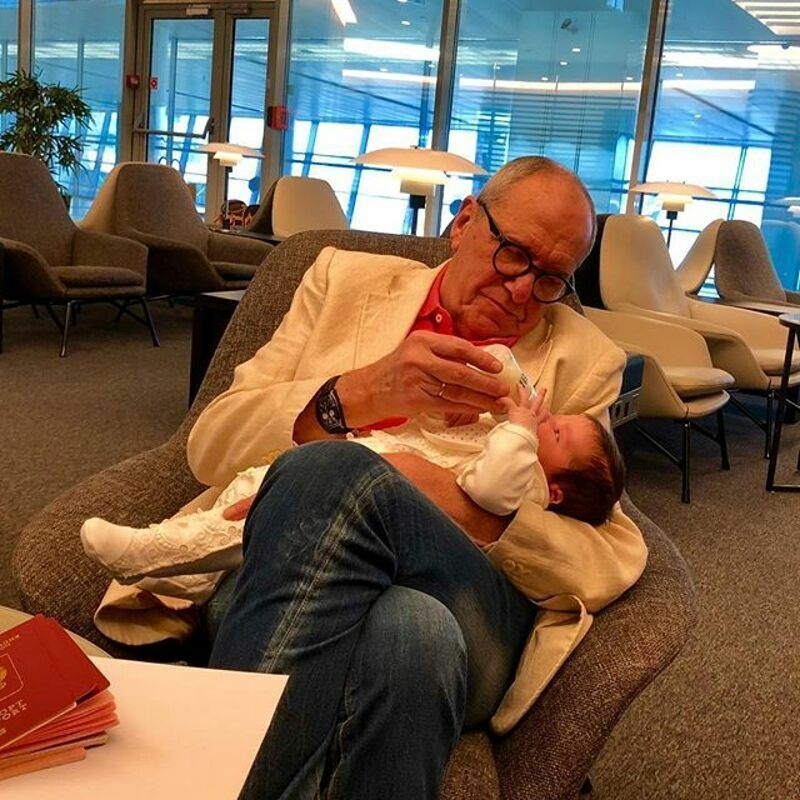 Актер стал заботливым отцом