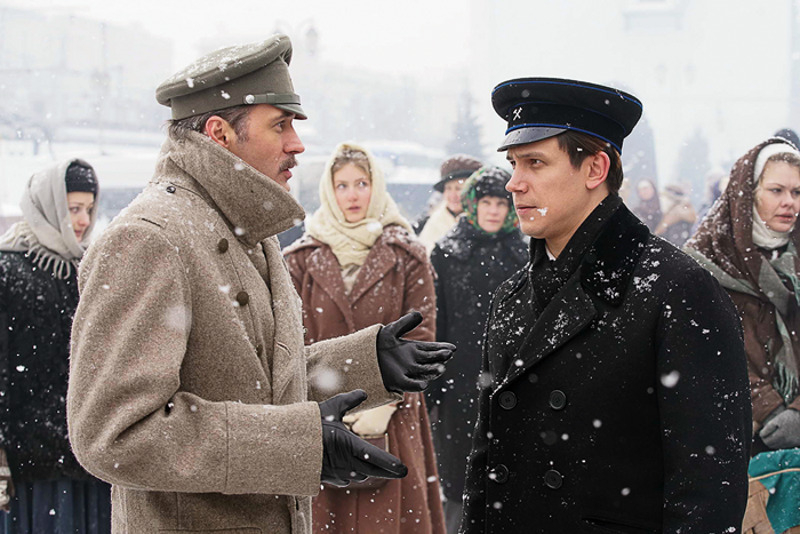 В роли Вадима Рощина в телефильме «Хождение по мукам»