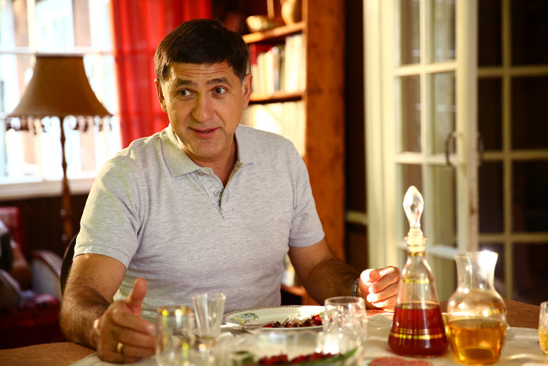 Советник Горбачева, блестящий военный аналитик Федор Савельев в исполнении Сергея Пускепалиса пытался разрешить конфликт мирным путем, но все оказалось не так просто