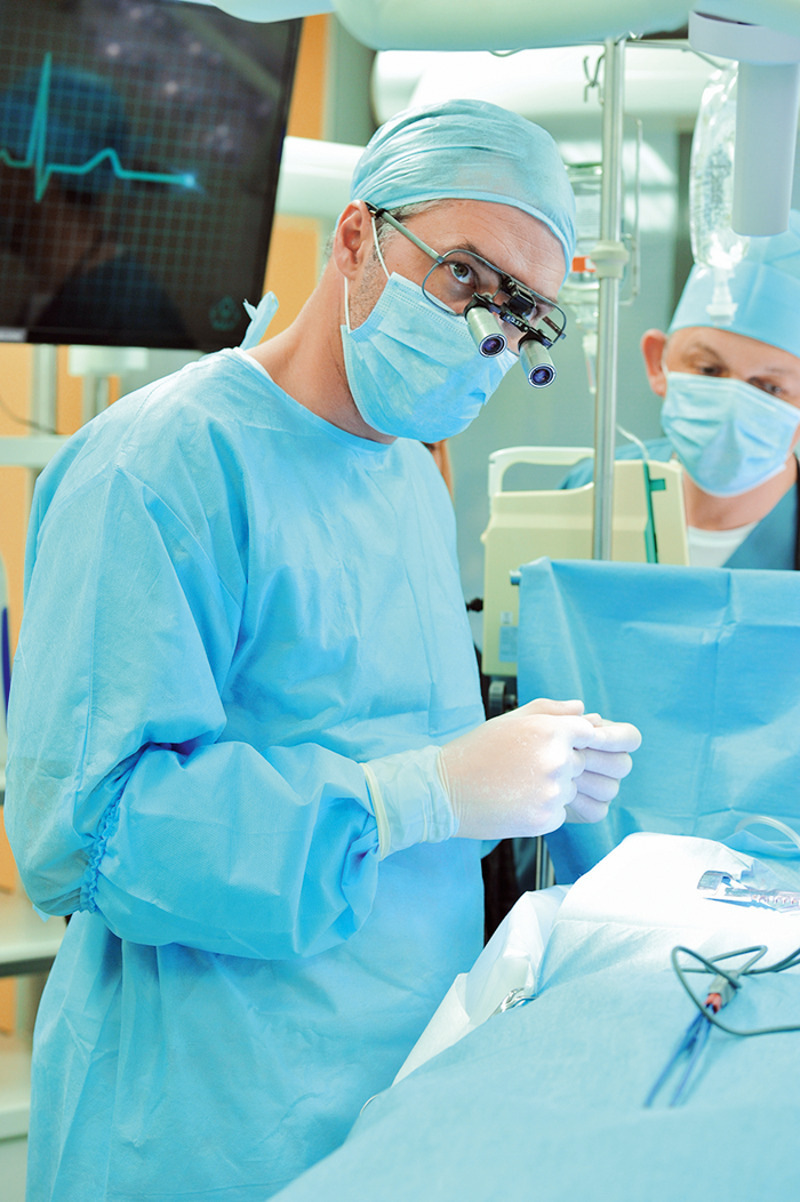 В новом сериале «Ланцет» актеру пришлось перевоплотиться в хирурга