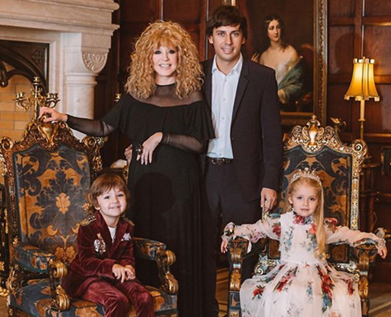 Алла Пугачева и Максим Галкин с детьми