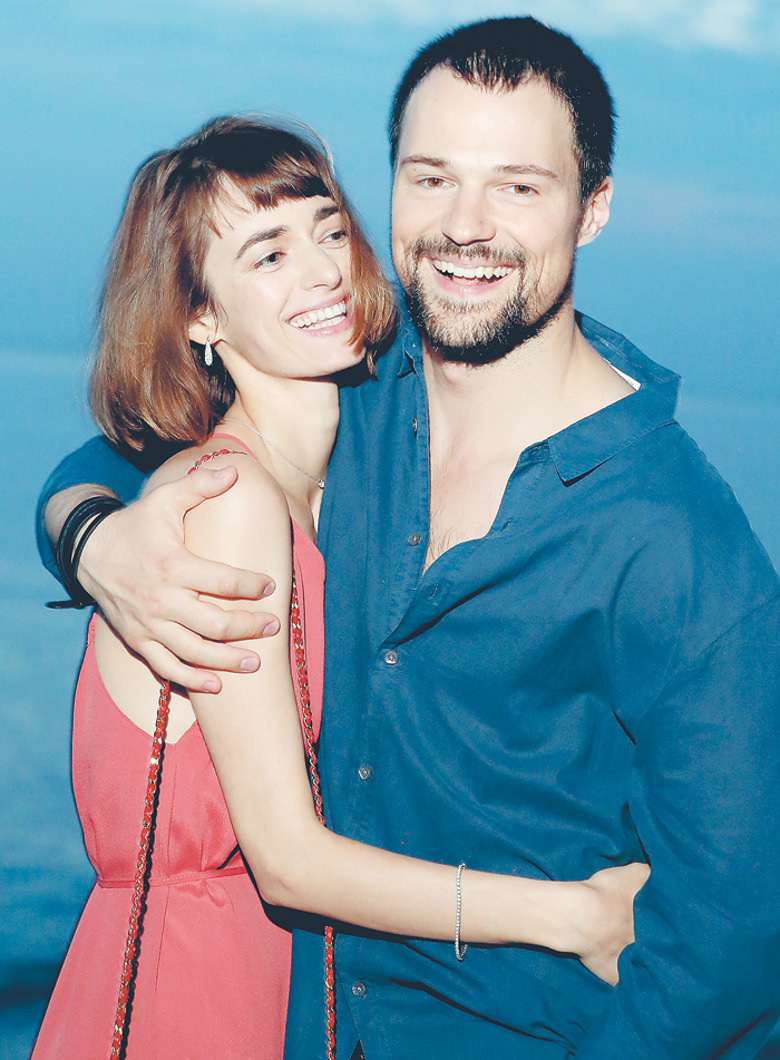 Актриса Ольга Зуева с некоторых пор не только коллега Данилы Козловского, но и его девушка. Пара не радует прессу подробностями, однако не скрывает романтических отношений