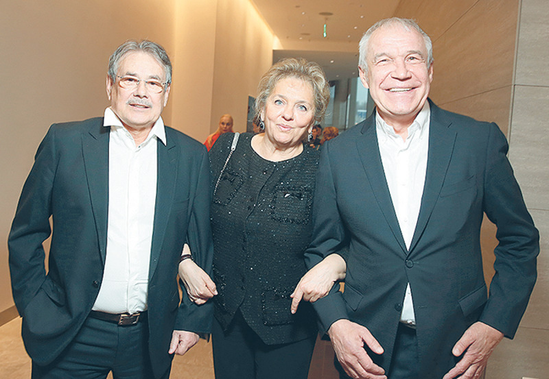 Слева направо: режиссер Сергей Чухрай, сценарист Мария Зверева и актер Сергей Гармаш