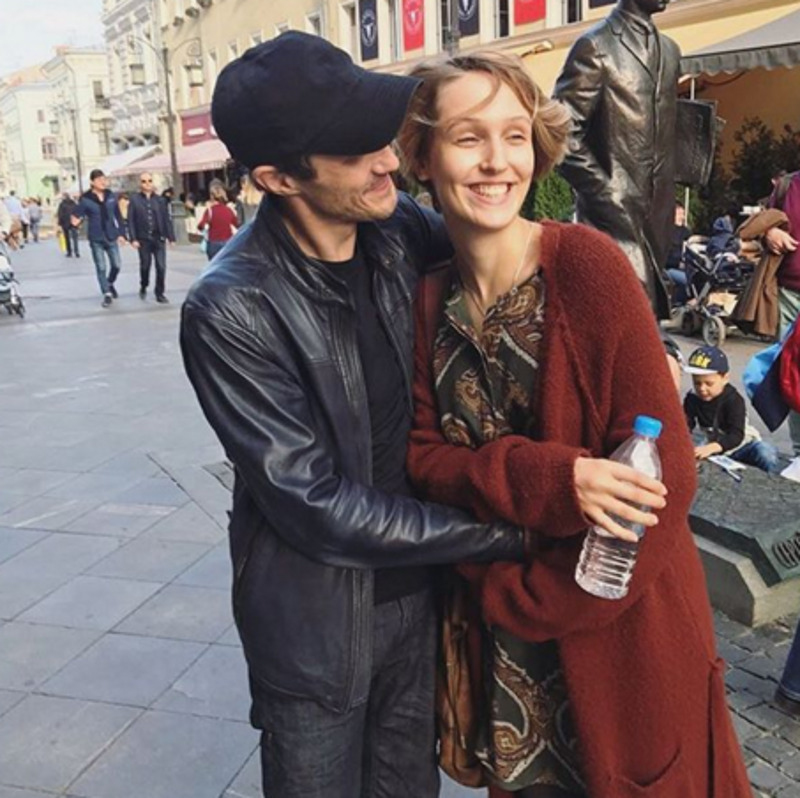 "Игоря я себе придумала, и он так и стоит на пьедестале. Шестнадцать лет – разница в возрасте совсем не большая, если есть любовь"