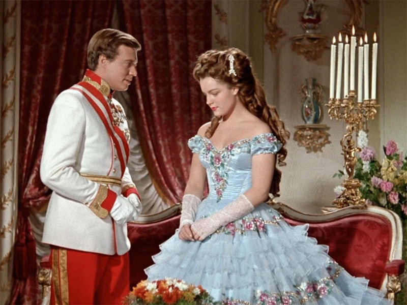 После съемок в фильме "Сисси" немцы нарекли Роми Шнайдер «невестой Германии»