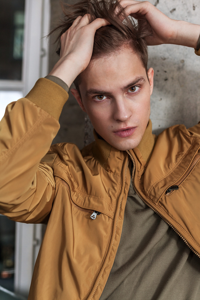 Куртка, PEUTEREY; джемпер, Hermes