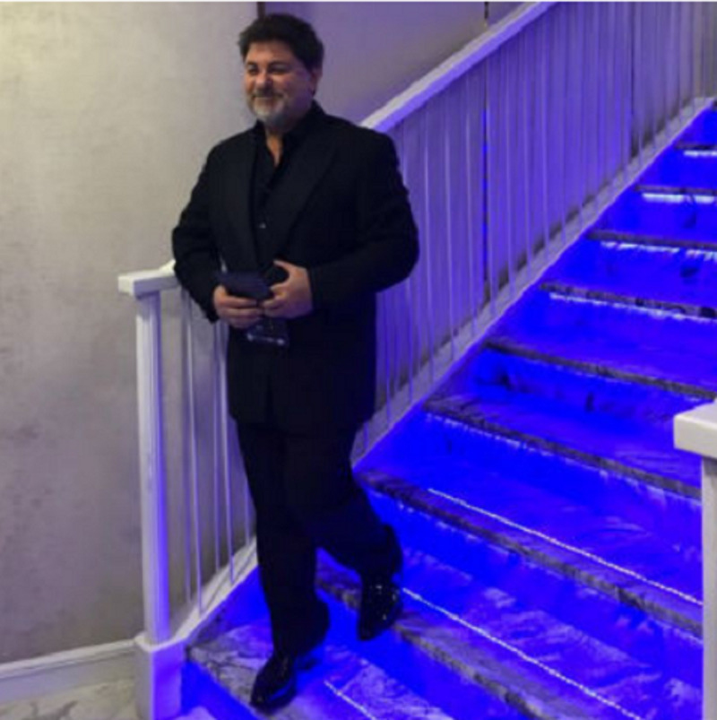 Александр помолодел