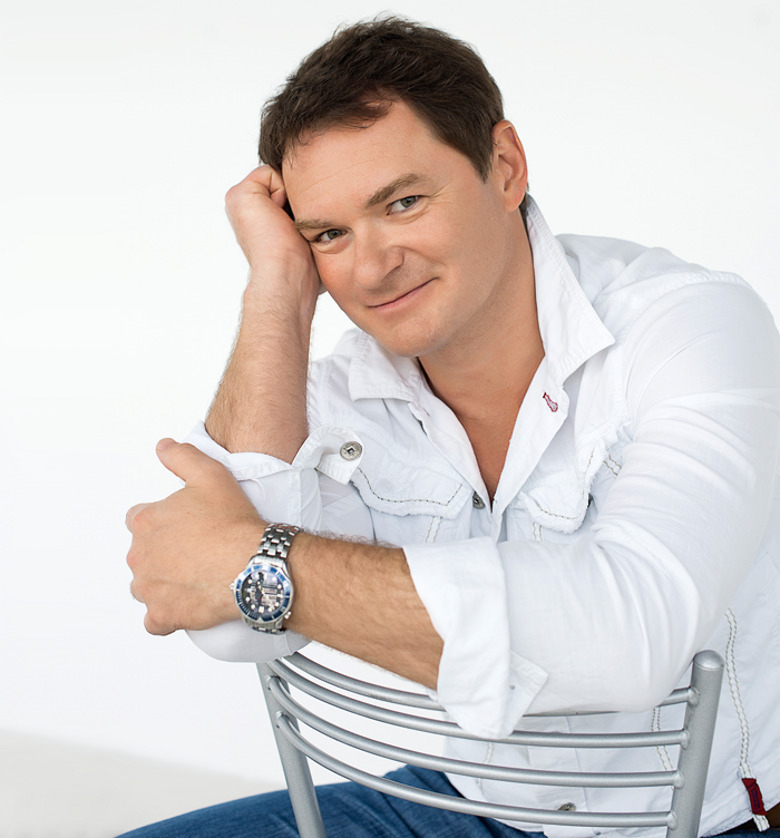 Алексей Тихонов