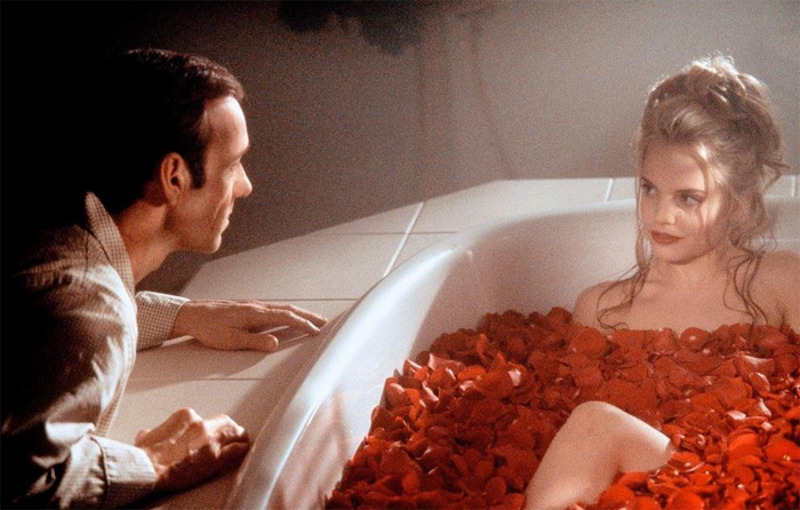 А второй - за роль в «Красоте по-американски»