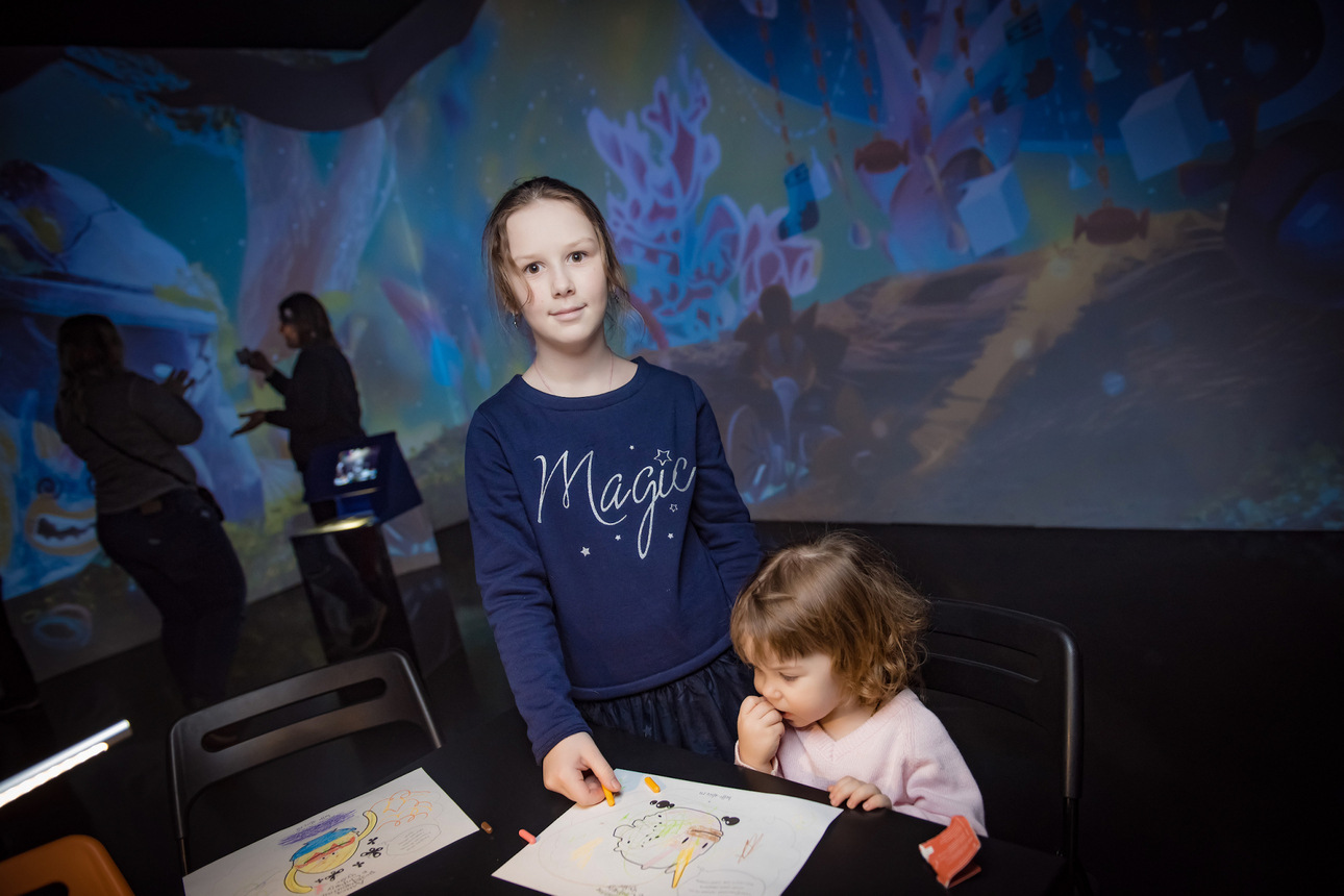 Дочки Германики создали волшебных человечков