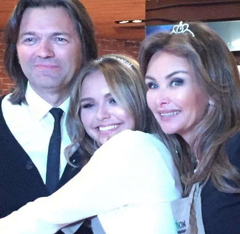 Дмитрий и Елена Маликовы с дочерью Стешей