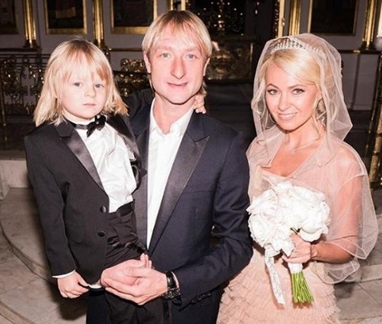 Саша и Евгений Плющенко с Яной Рудковской