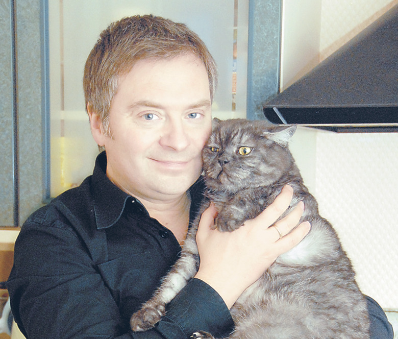 Композитор Александр Добронравов никогда не сомневался, что его песня «Как упоительны в России вечера» станет суперхитом. На своих концертах он по-прежнему ее исполняет