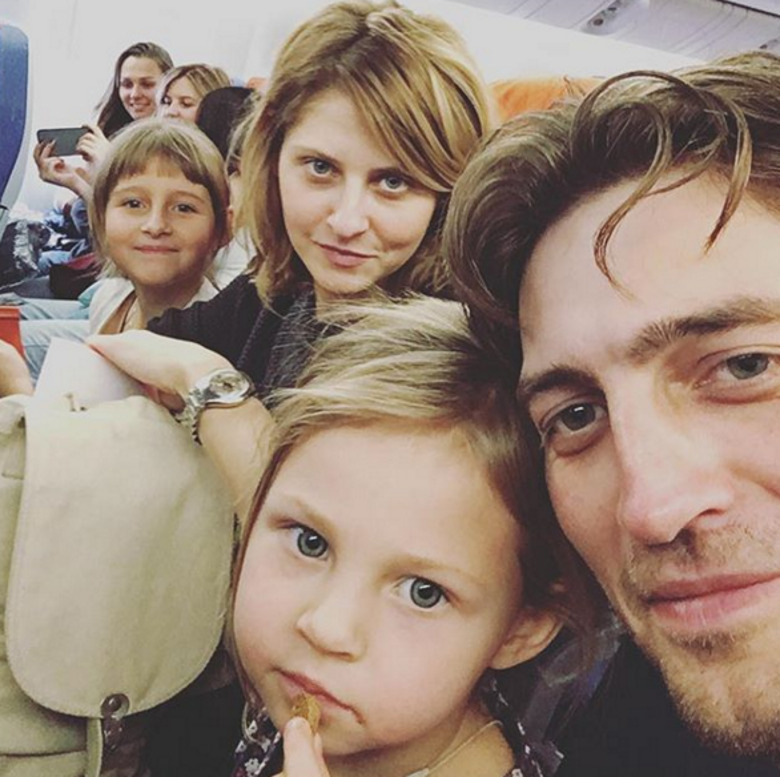 Иван Колесников с женой и детьми